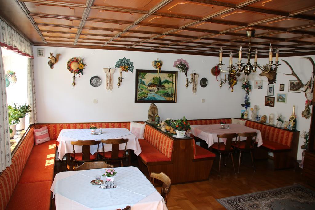 Haus Dorfer Acomodação com café da manhã Mariapfarr Exterior foto