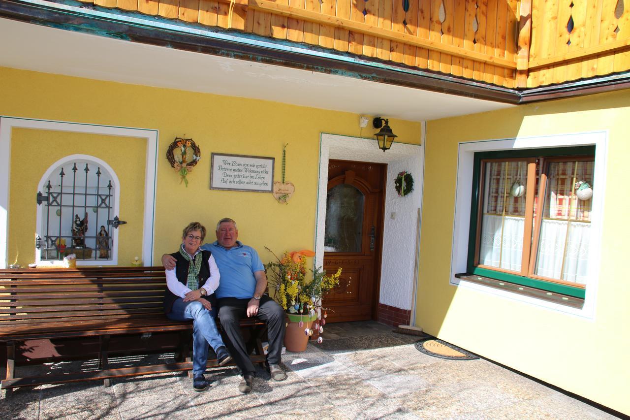 Haus Dorfer Acomodação com café da manhã Mariapfarr Exterior foto