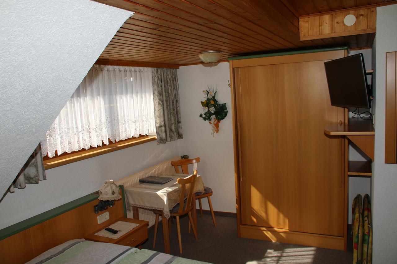Haus Dorfer Acomodação com café da manhã Mariapfarr Exterior foto